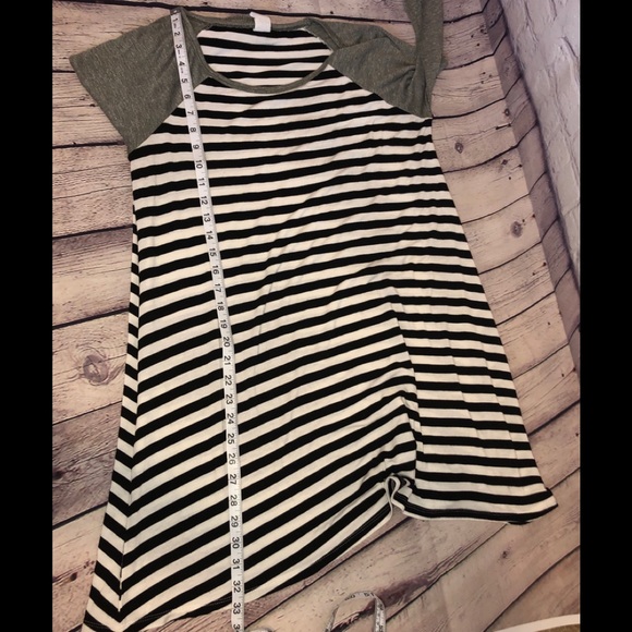 7th Ray striped dress with solid sleeves - Picture 7 of 8